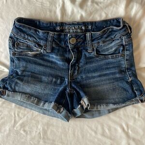 AEO mid-rise shortie